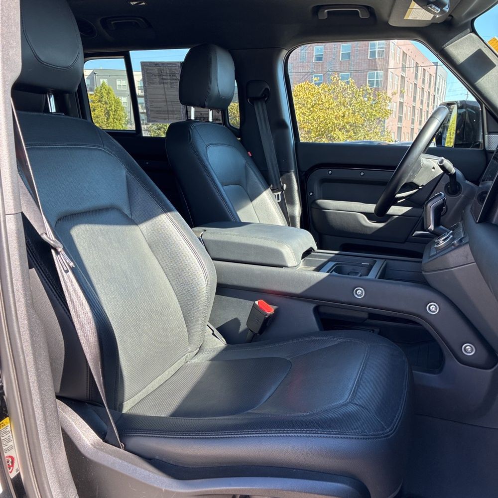 2024 Land Rover Defender 130 X-Dyn SE P400