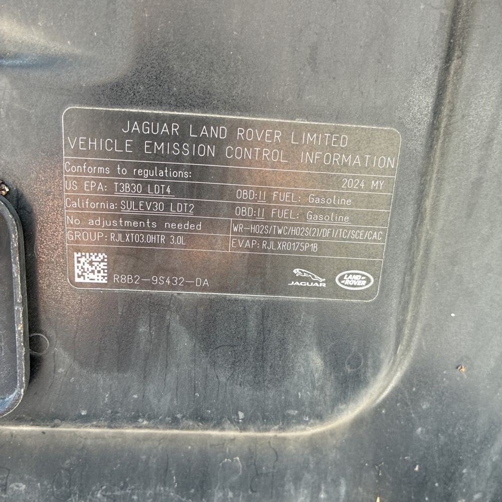 2024 Land Rover Defender 130 X-Dyn SE P400