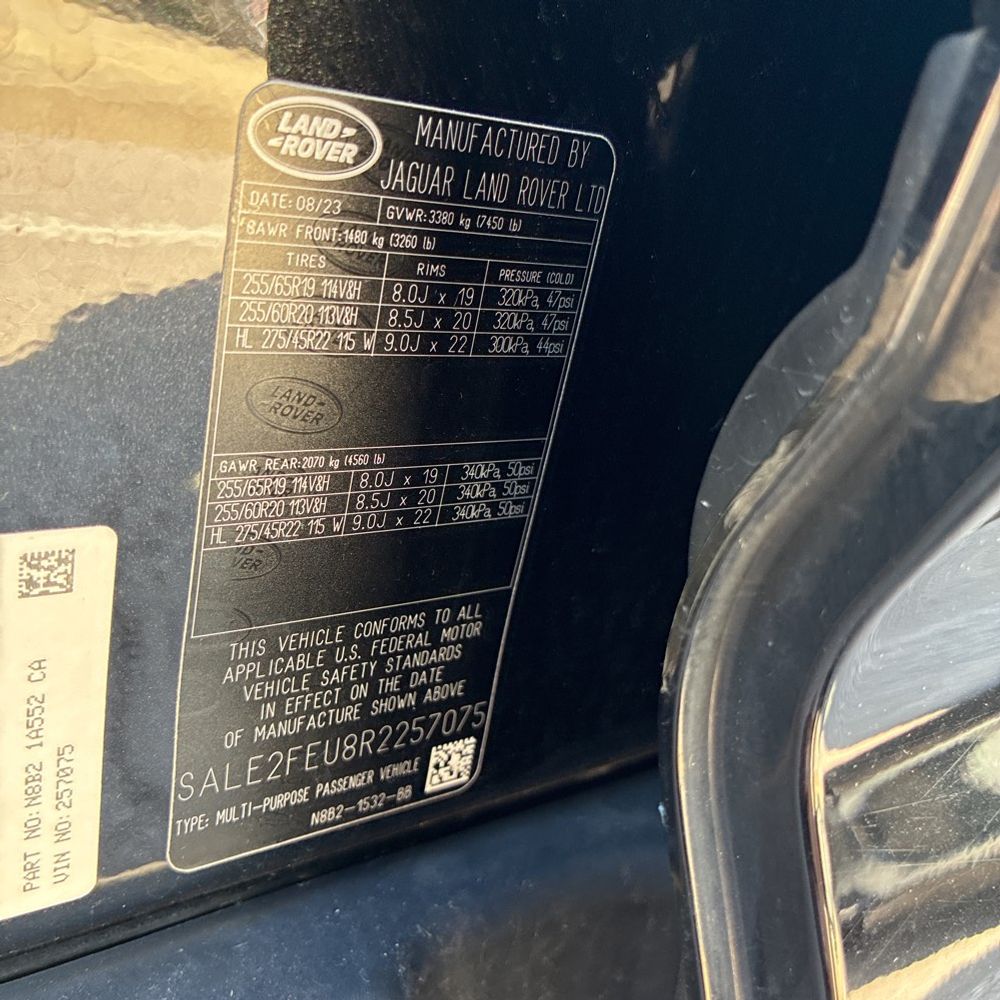 2024 Land Rover Defender 130 X-Dyn SE P400