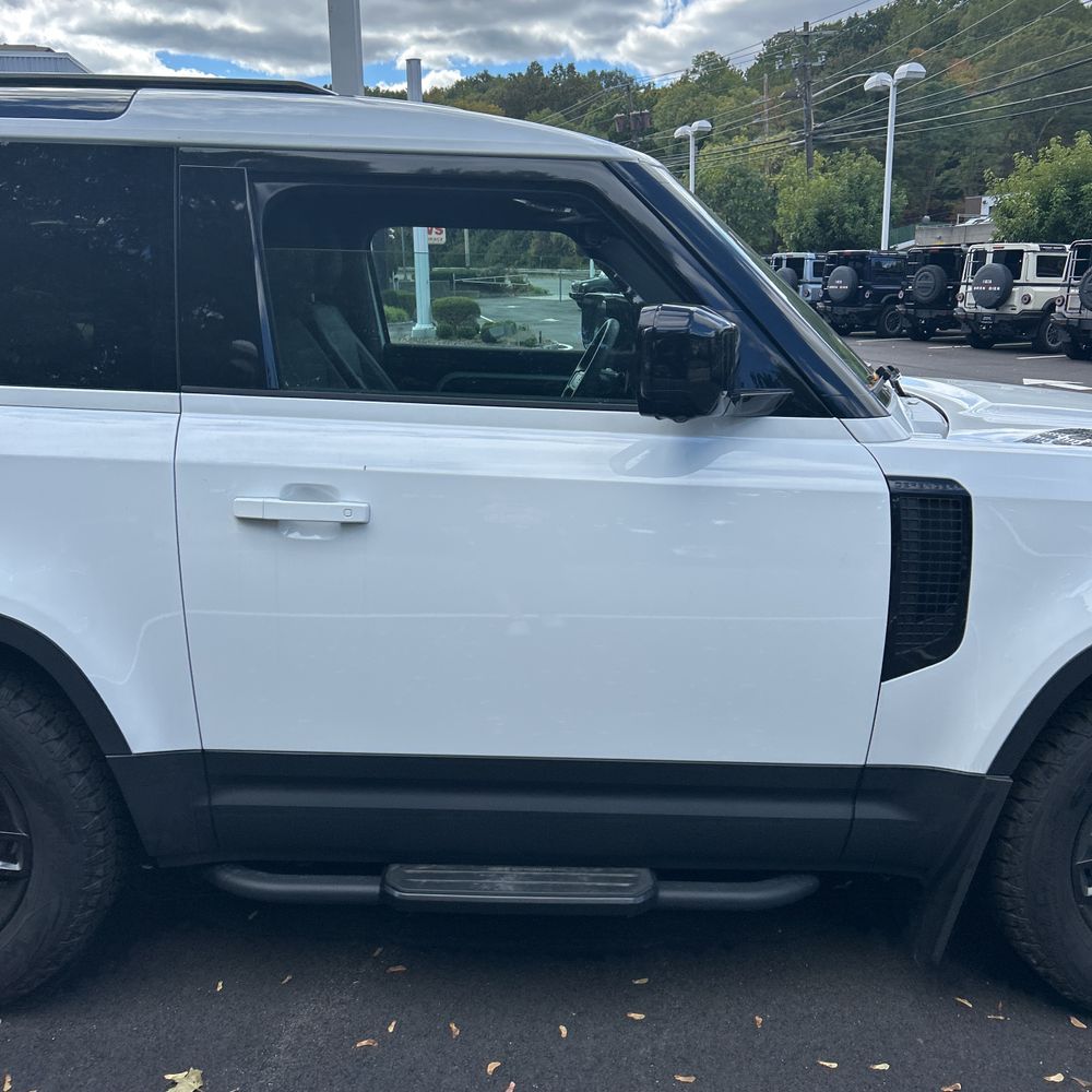 2025 Land Rover Defender 90 S P300