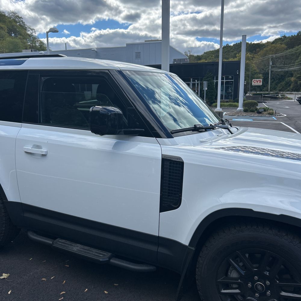 2025 Land Rover Defender 90 S P300