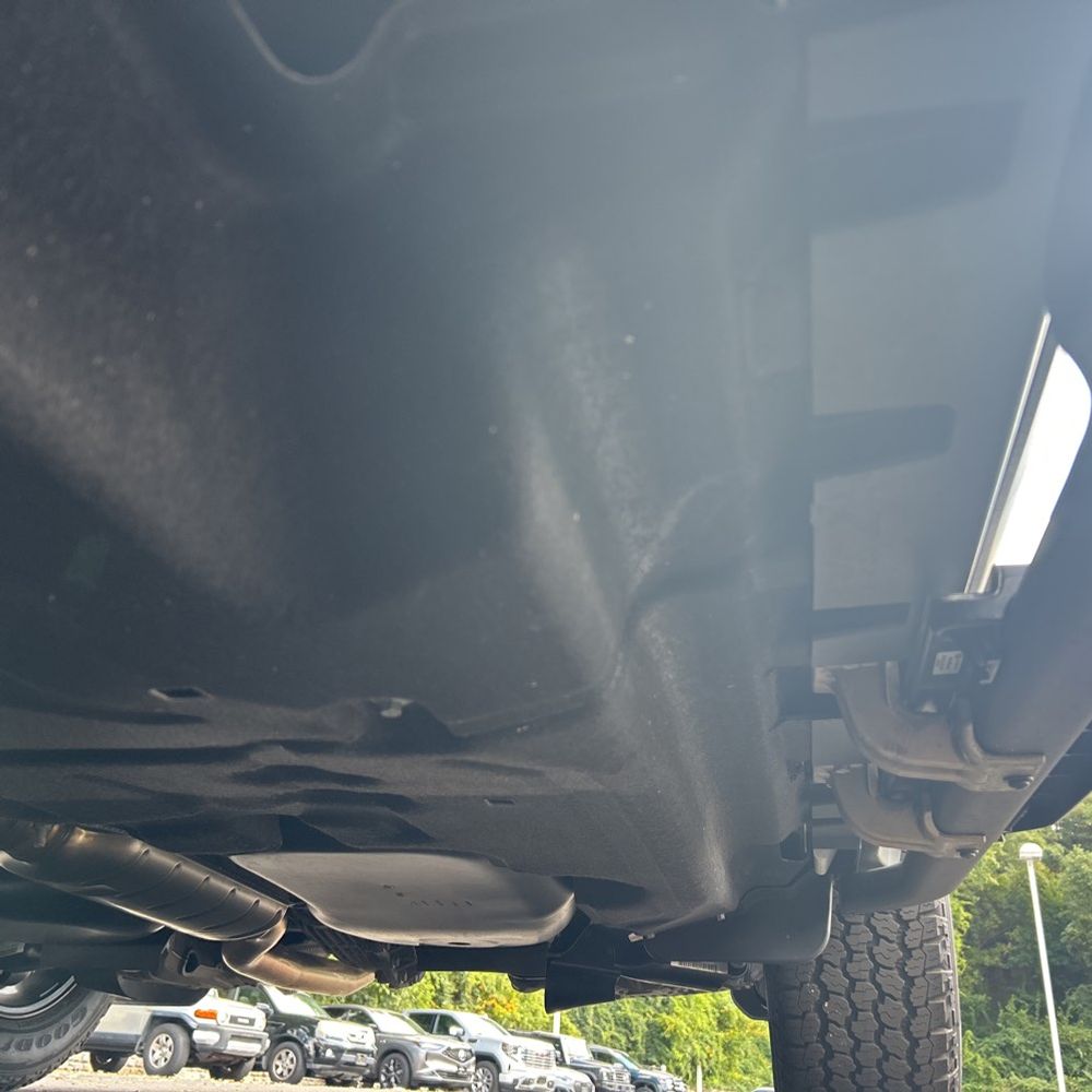 2025 Land Rover Defender 90 S P300