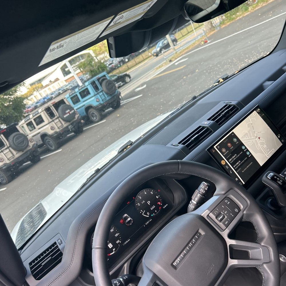 2025 Land Rover Defender 90 S P300