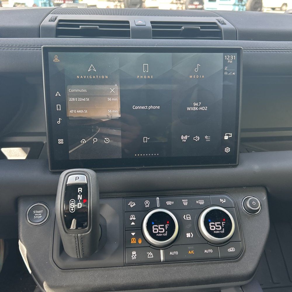 2025 Land Rover Defender 90 S P300