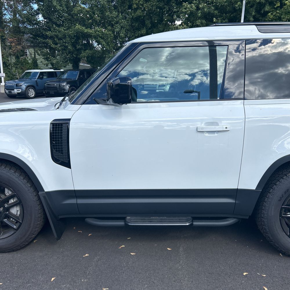 2025 Land Rover Defender 90 S P300