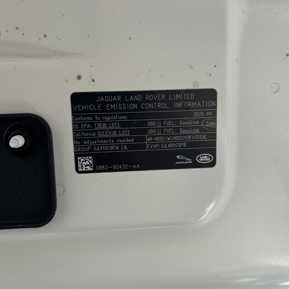 2025 Land Rover Defender 90 S P300