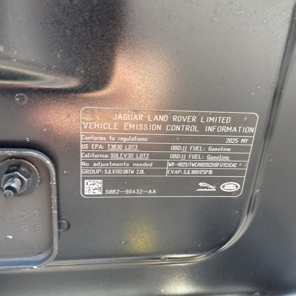 2025 Land Rover Defender 90 S P300