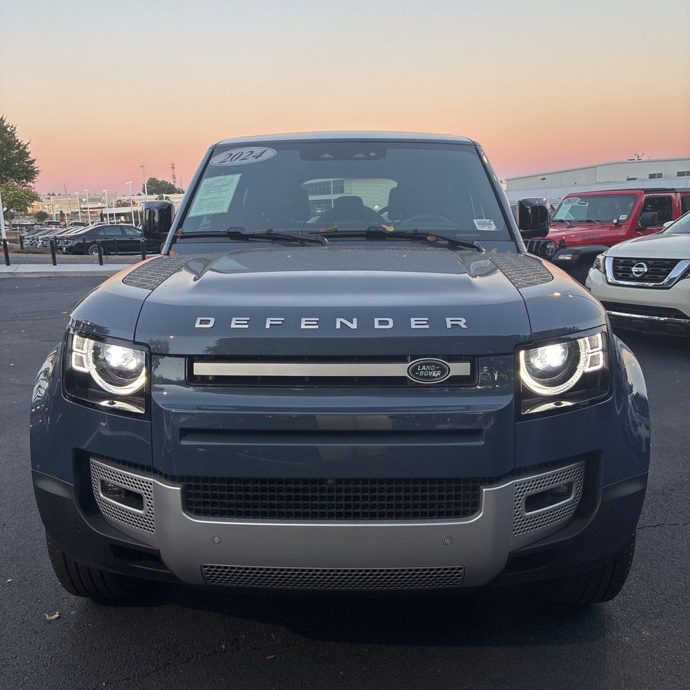 2024 Land Rover Defender 110 S P400