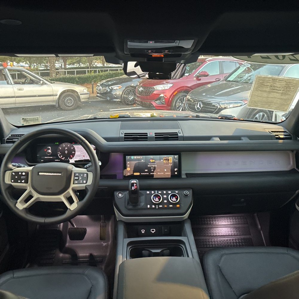 2024 Land Rover Defender 110 S P400