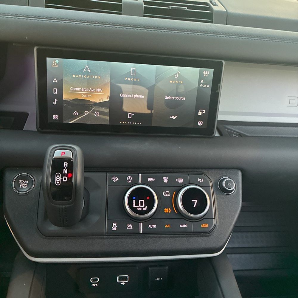 2024 Land Rover Defender 110 S P400