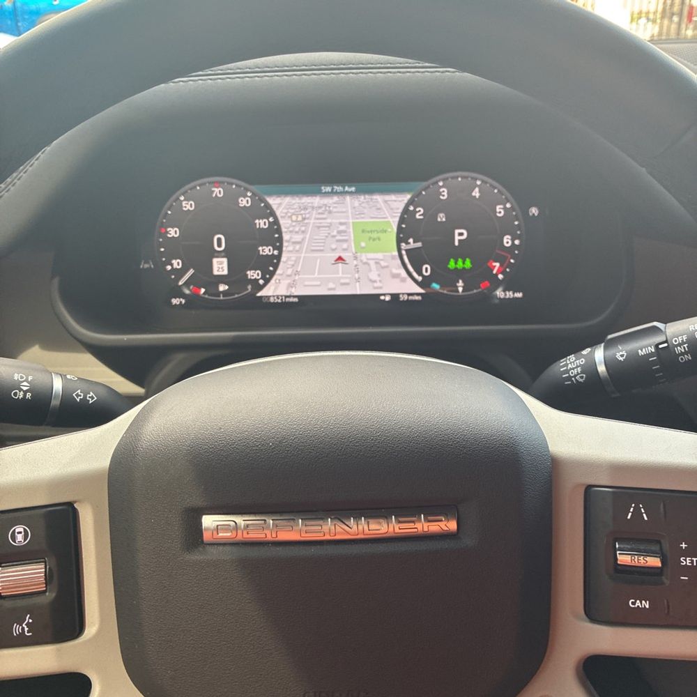 2024 Land Rover Defender 110 S P400