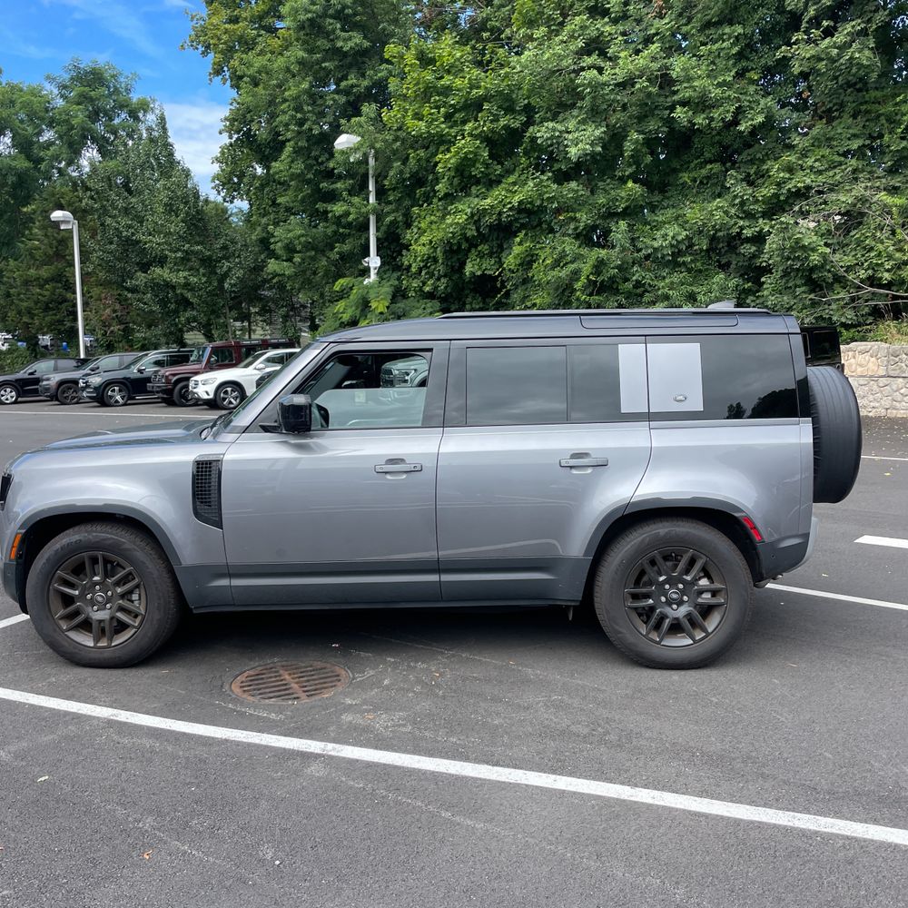 2024 Land Rover Defender 110 S P300