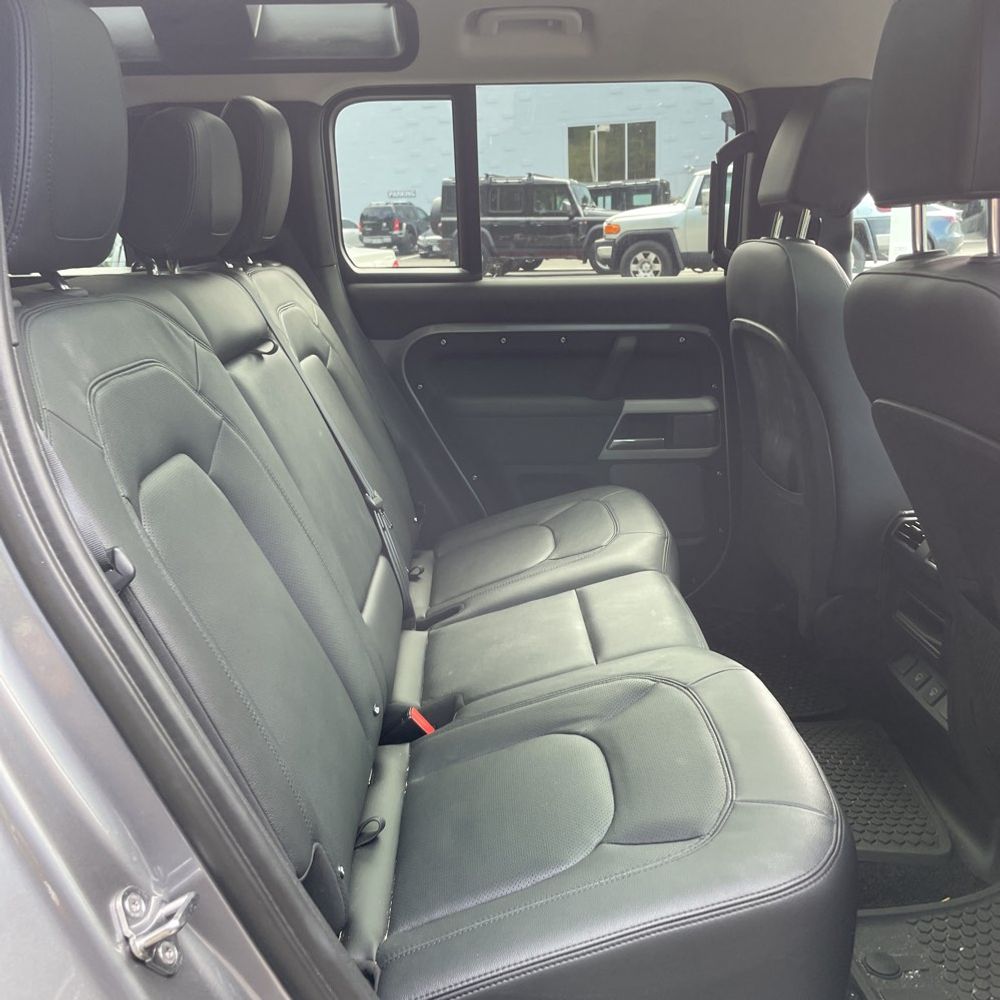 2024 Land Rover Defender 110 S P300