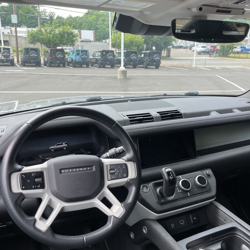2024 Land Rover Defender 110 S P300