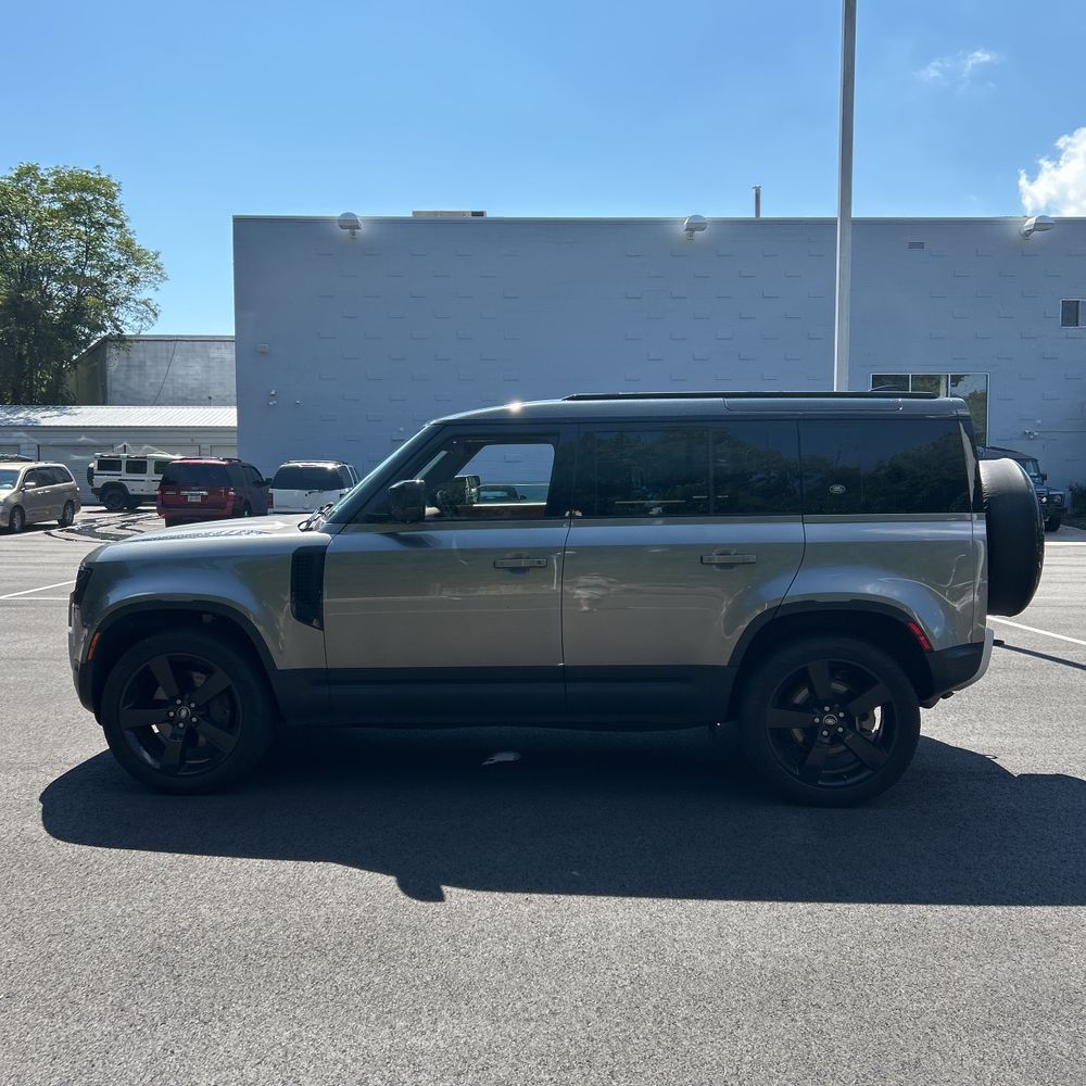 2023 Land Rover Defender 110 S
