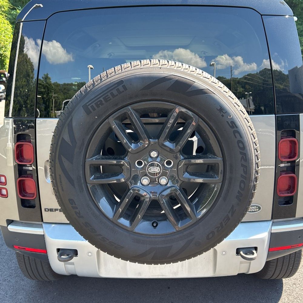2023 Land Rover Defender 110 S