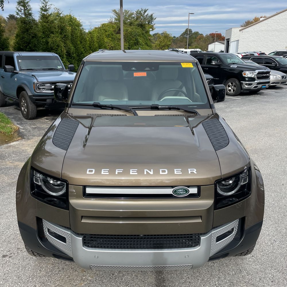 2024 Land Rover Defender 110 S P300