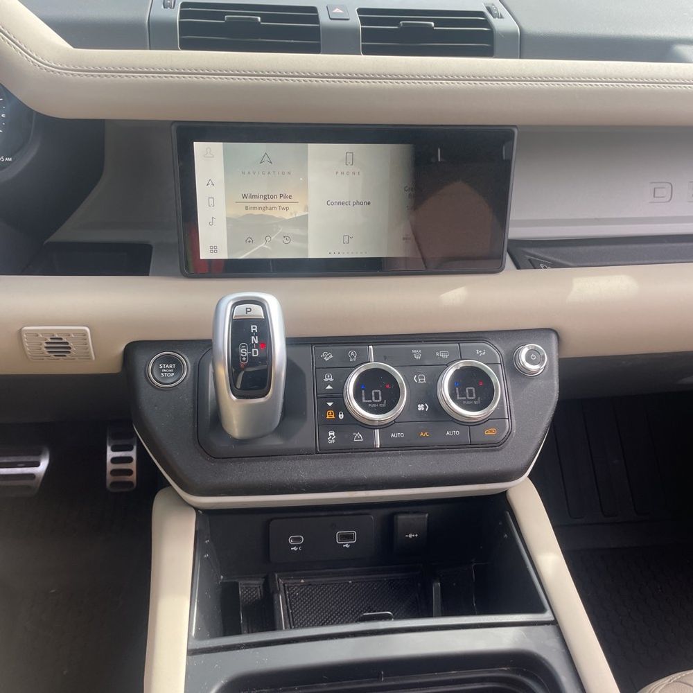 2024 Land Rover Defender 110 S P300