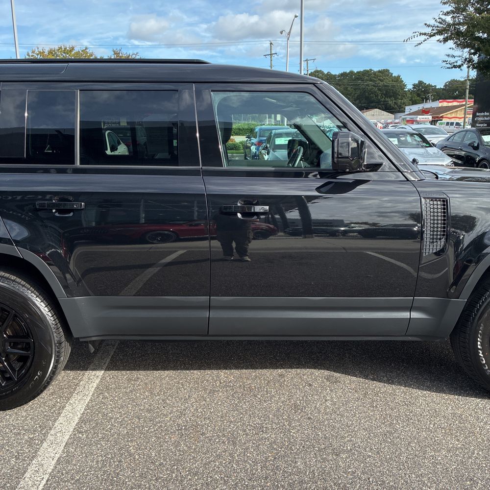 2025 Land Rover Defender 110 S P300