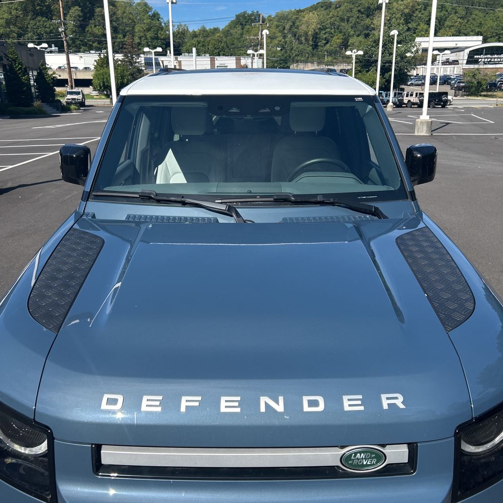 2025 Land Rover Defender 110 S P400