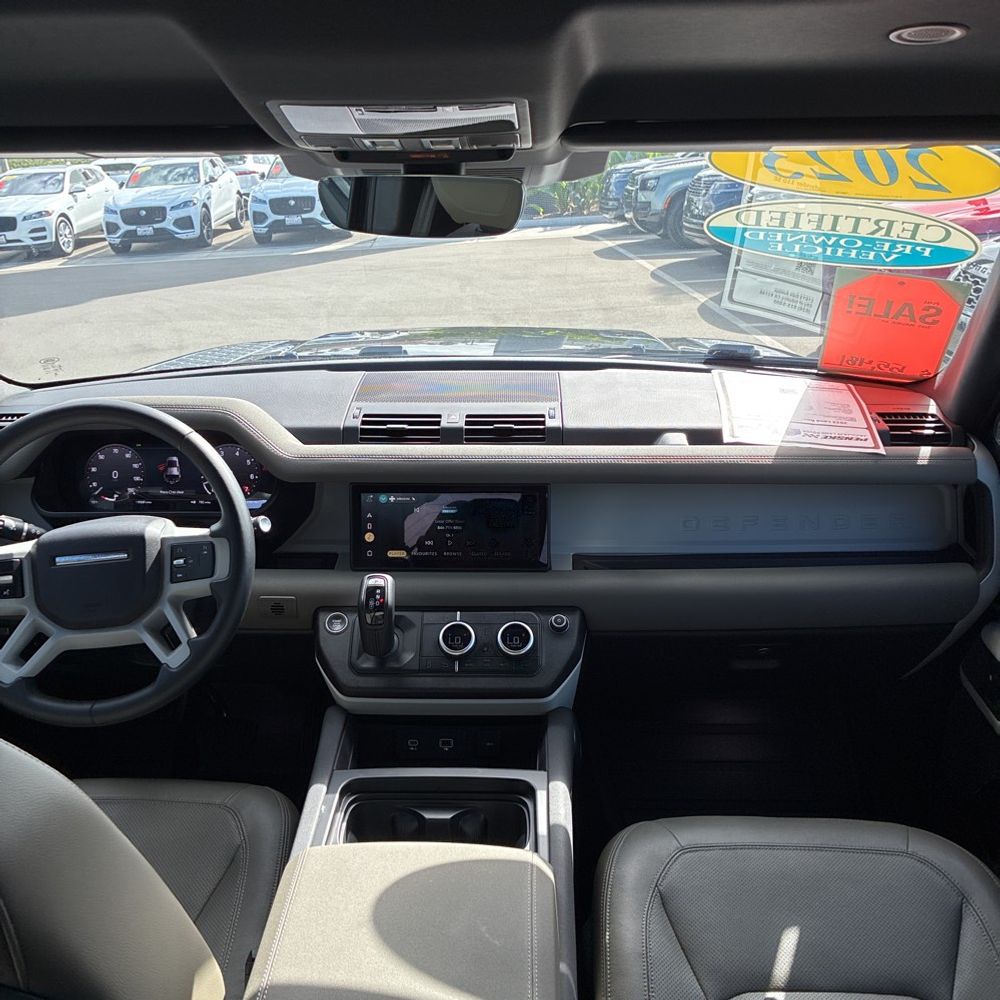 2023 Land Rover Defender 110 SE