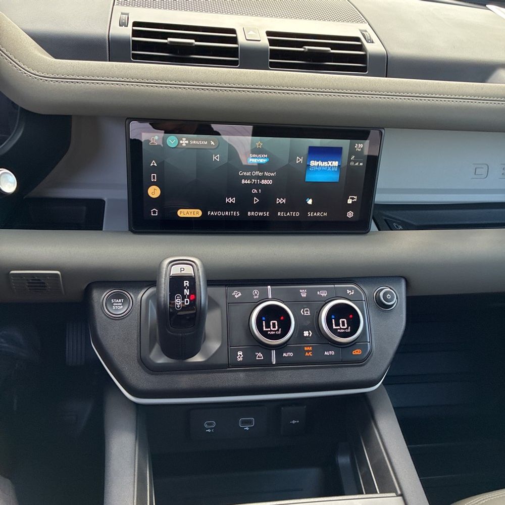 2023 Land Rover Defender 110 SE