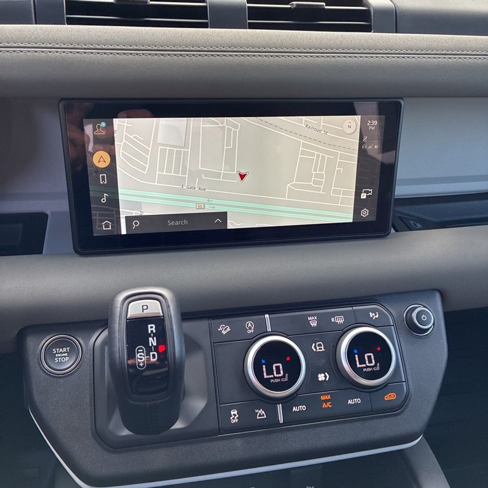 2023 Land Rover Defender 110 SE