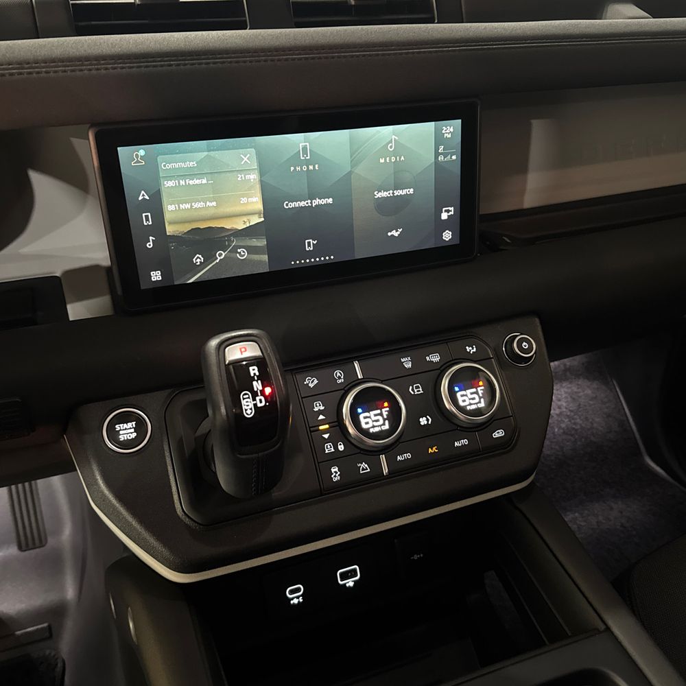 2020 Land Rover Defender 110 SE