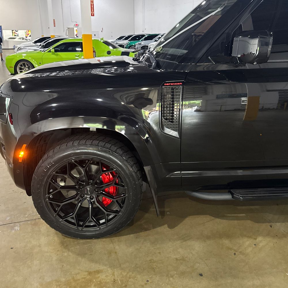 2020 Land Rover Defender 110 SE