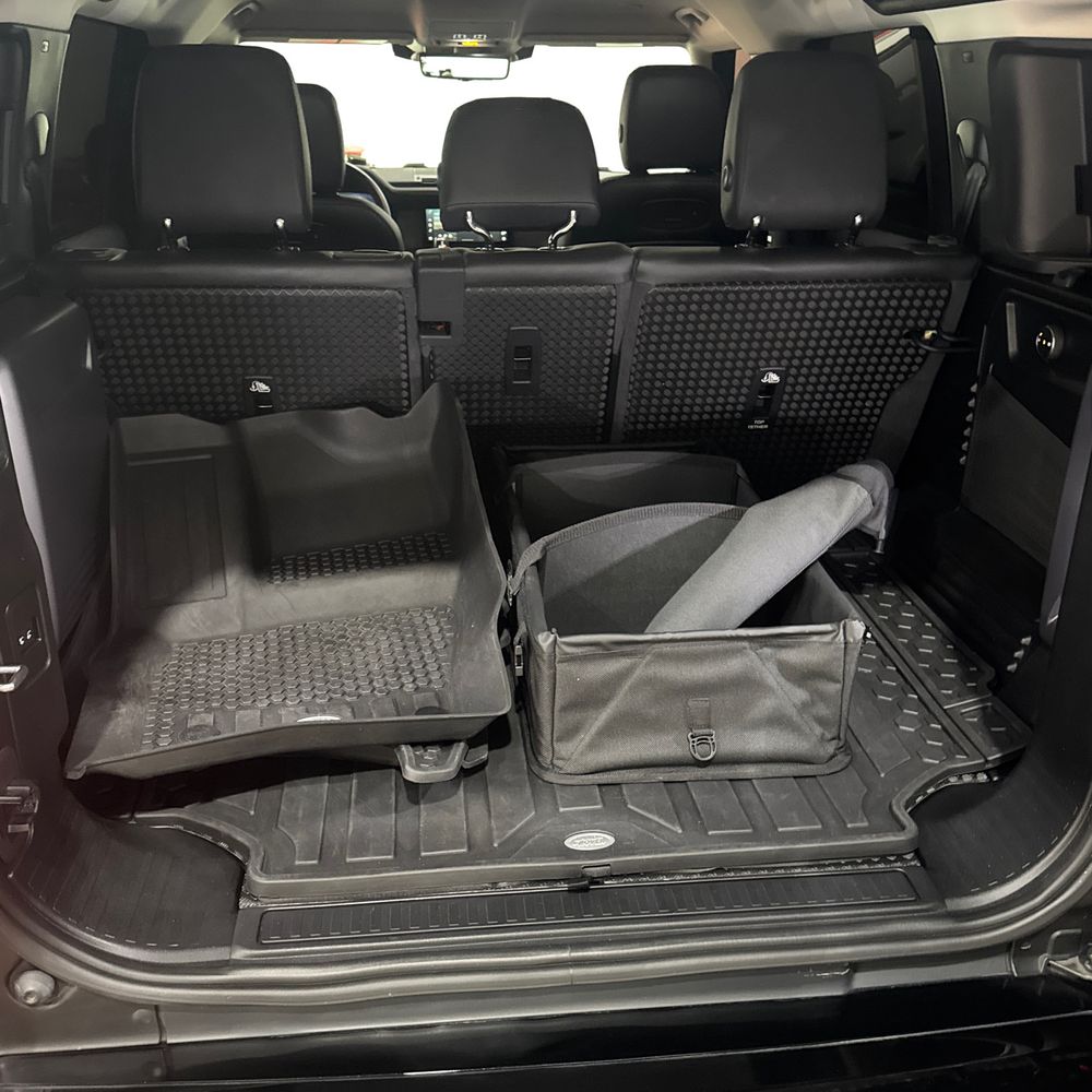 2020 Land Rover Defender 110 SE