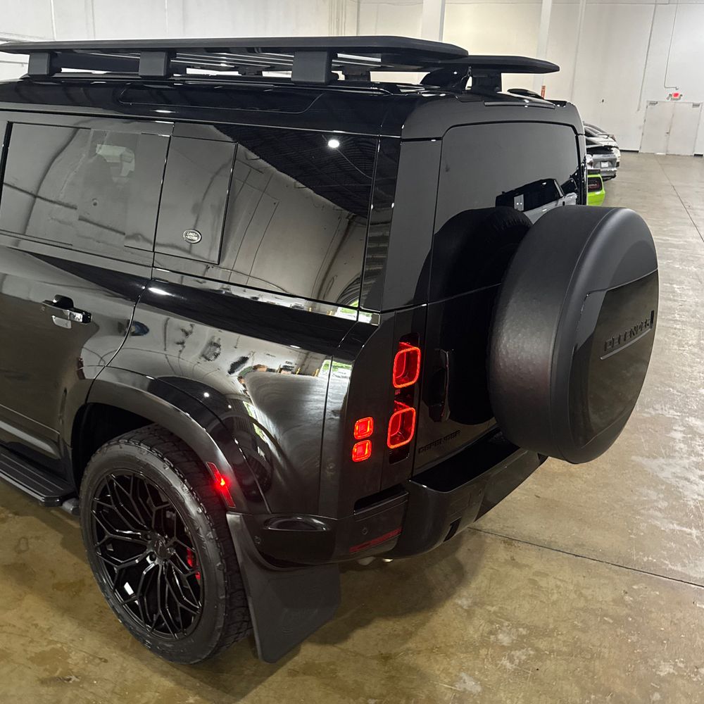 2020 Land Rover Defender 110 SE