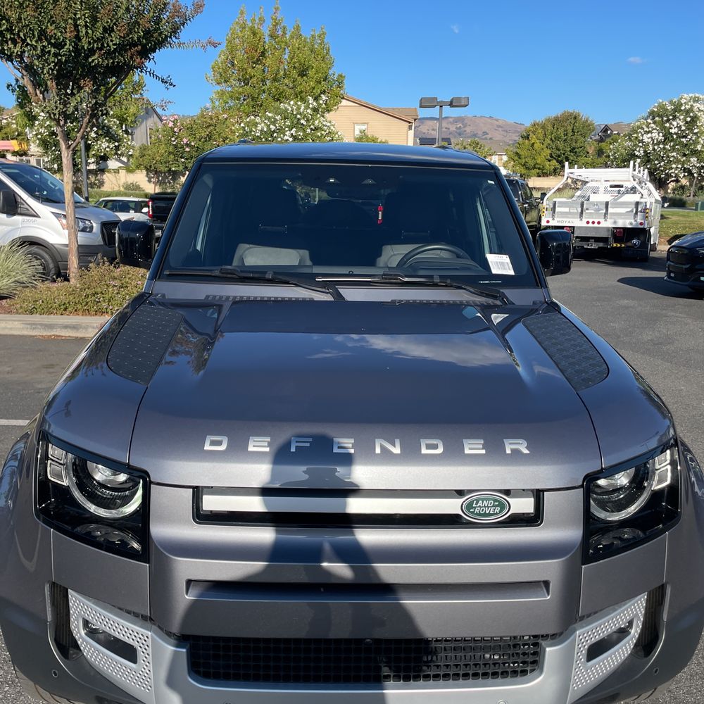 2023 Land Rover Defender 110 SE