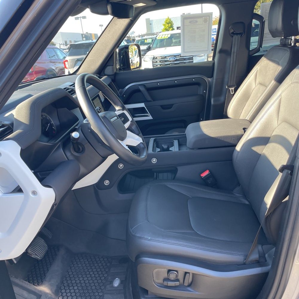 2023 Land Rover Defender 110 SE