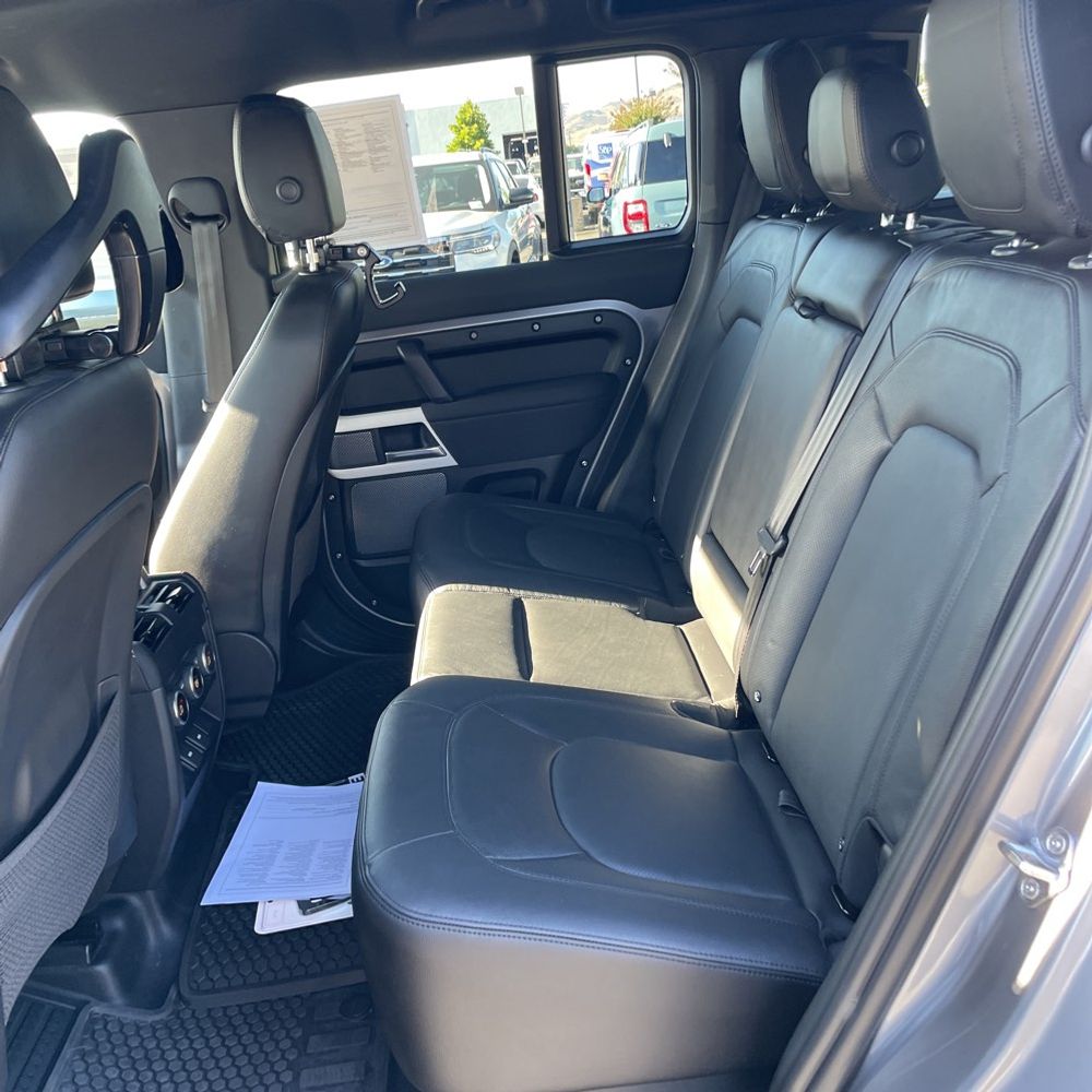 2023 Land Rover Defender 110 SE