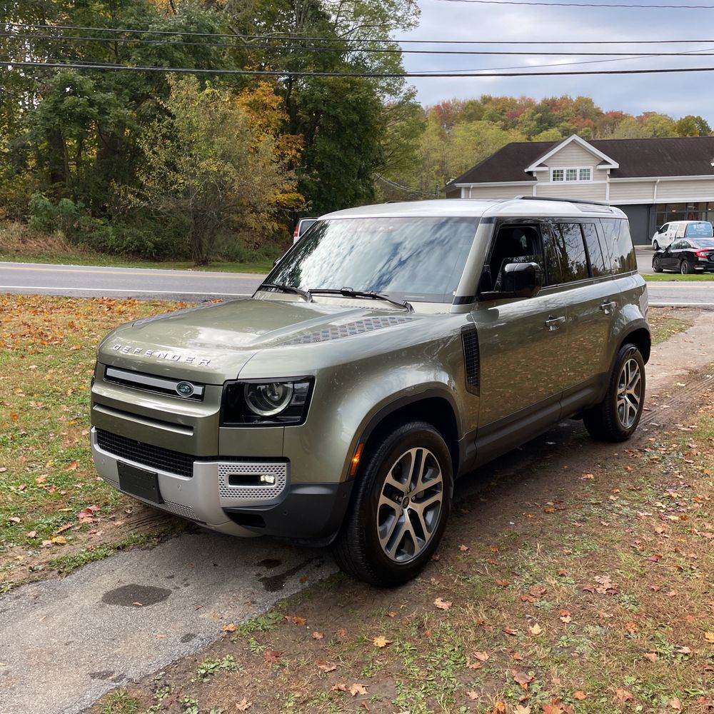 2023 Land Rover Defender 110 SE