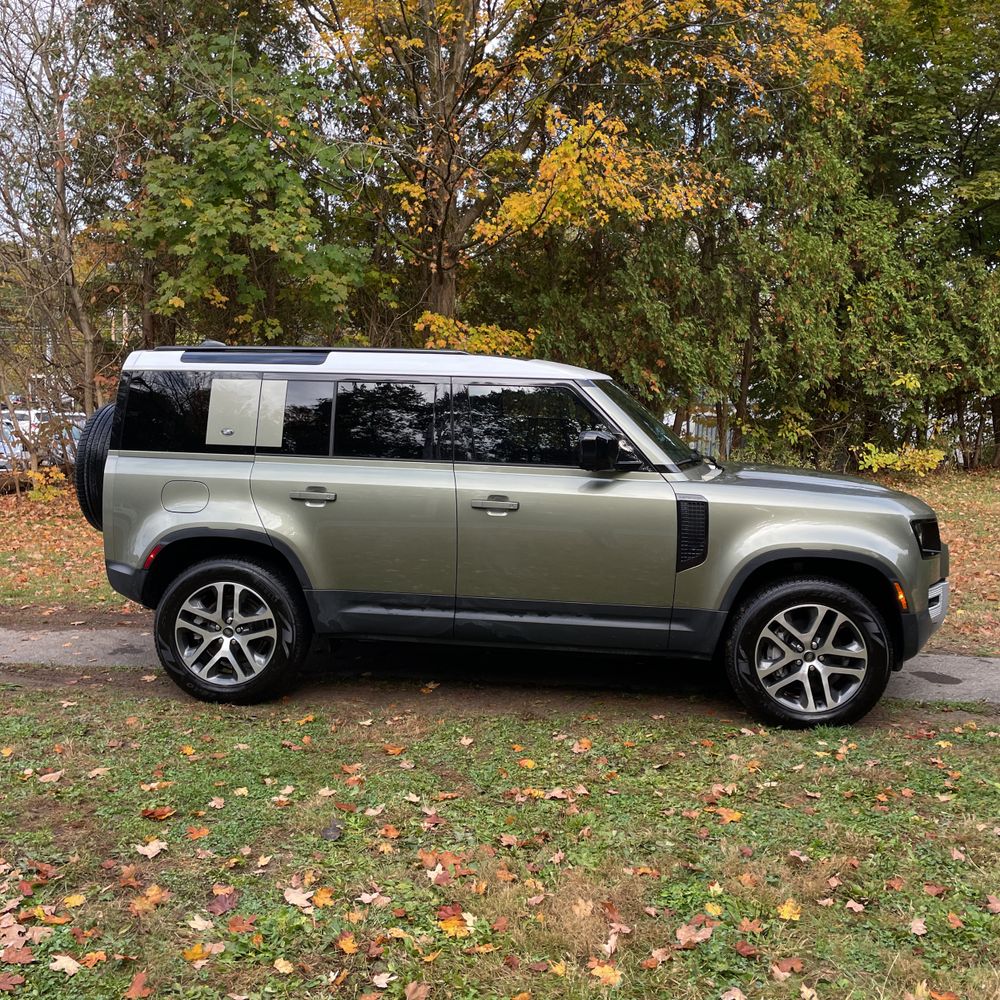 2023 Land Rover Defender 110 SE
