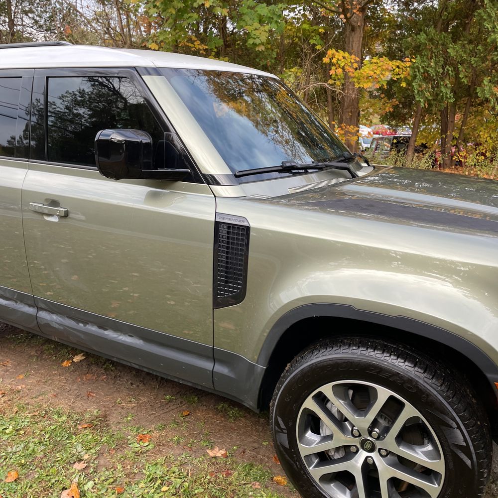 2023 Land Rover Defender 110 SE