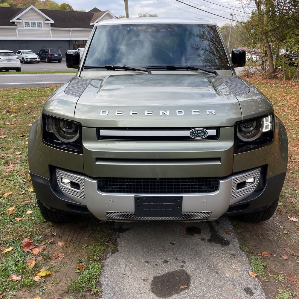 2023 Land Rover Defender 110 SE