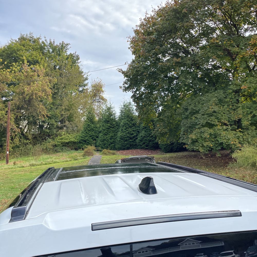2023 Land Rover Defender 110 SE