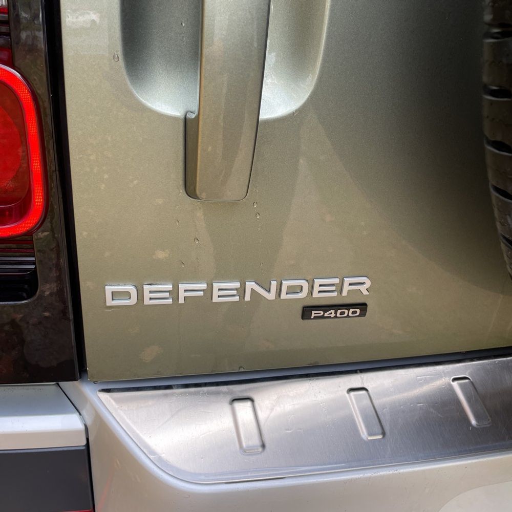 2023 Land Rover Defender 110 SE