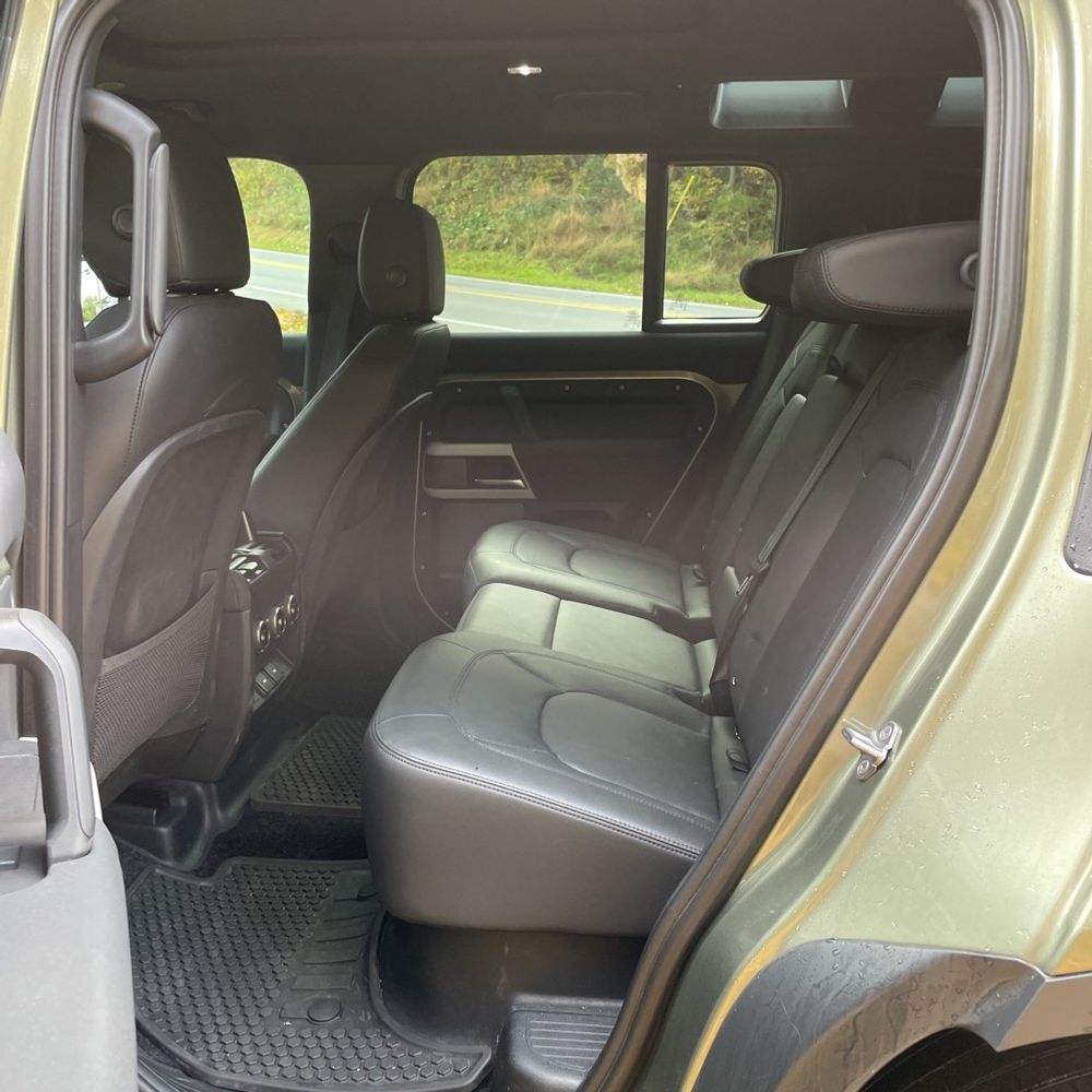 2023 Land Rover Defender 110 SE