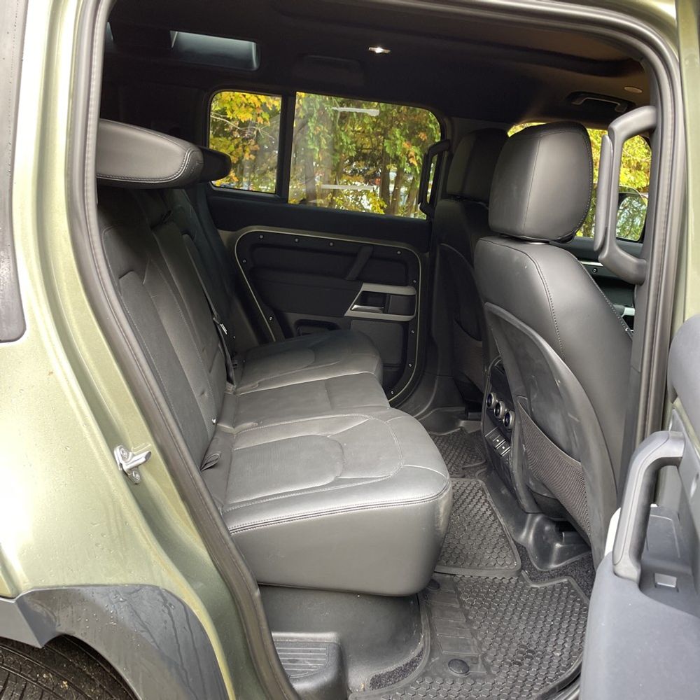 2023 Land Rover Defender 110 SE