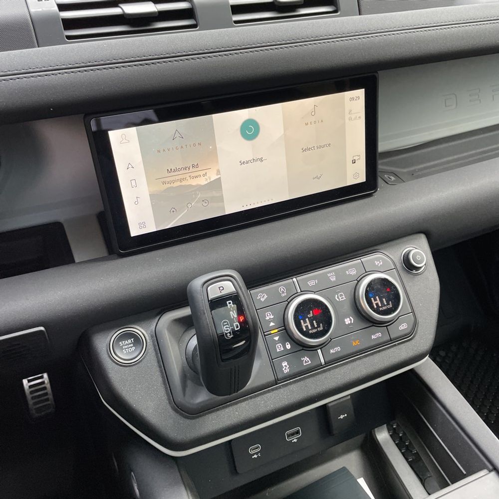 2023 Land Rover Defender 110 SE