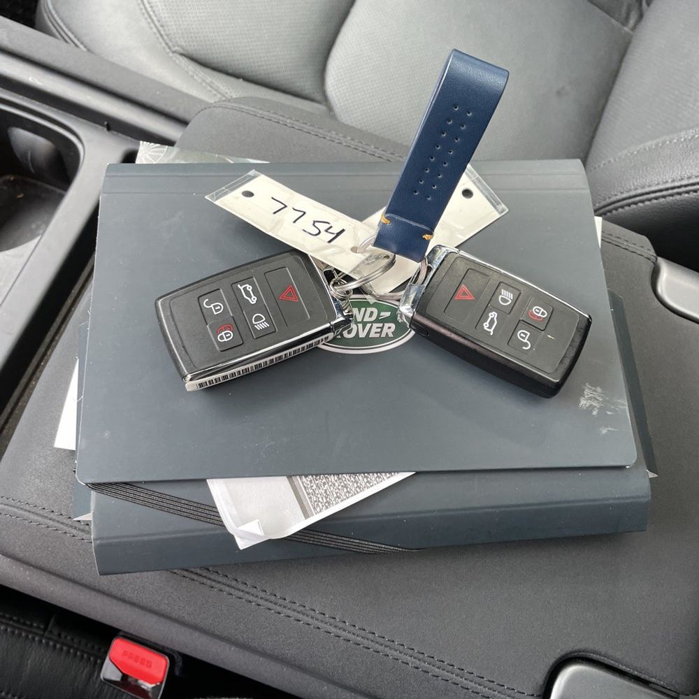 2023 Land Rover Defender 110 SE