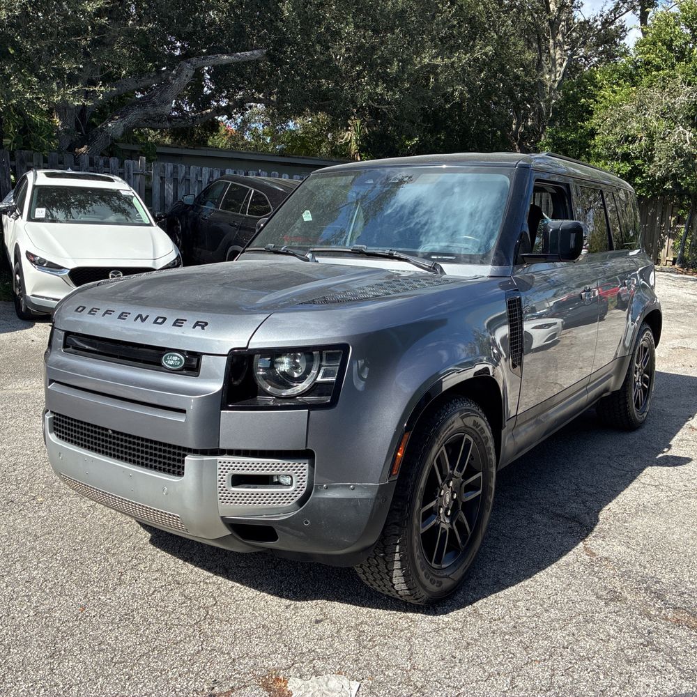 2021 Land Rover Defender 110 SE