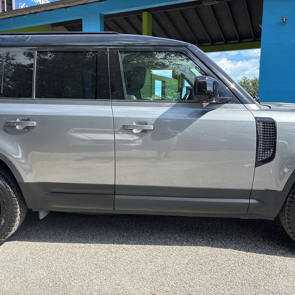 2021 Land Rover Defender 110 SE