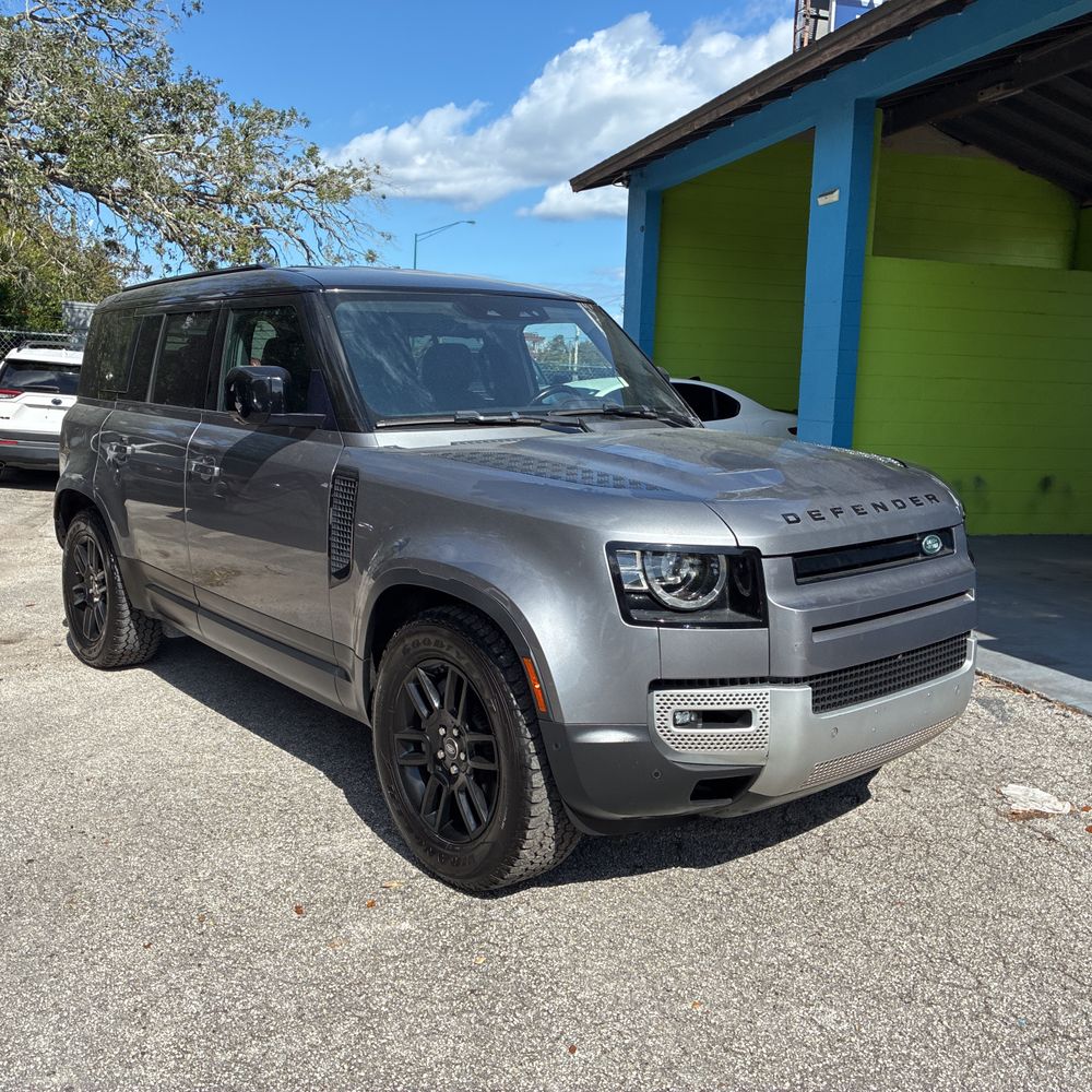 2021 Land Rover Defender 110 SE