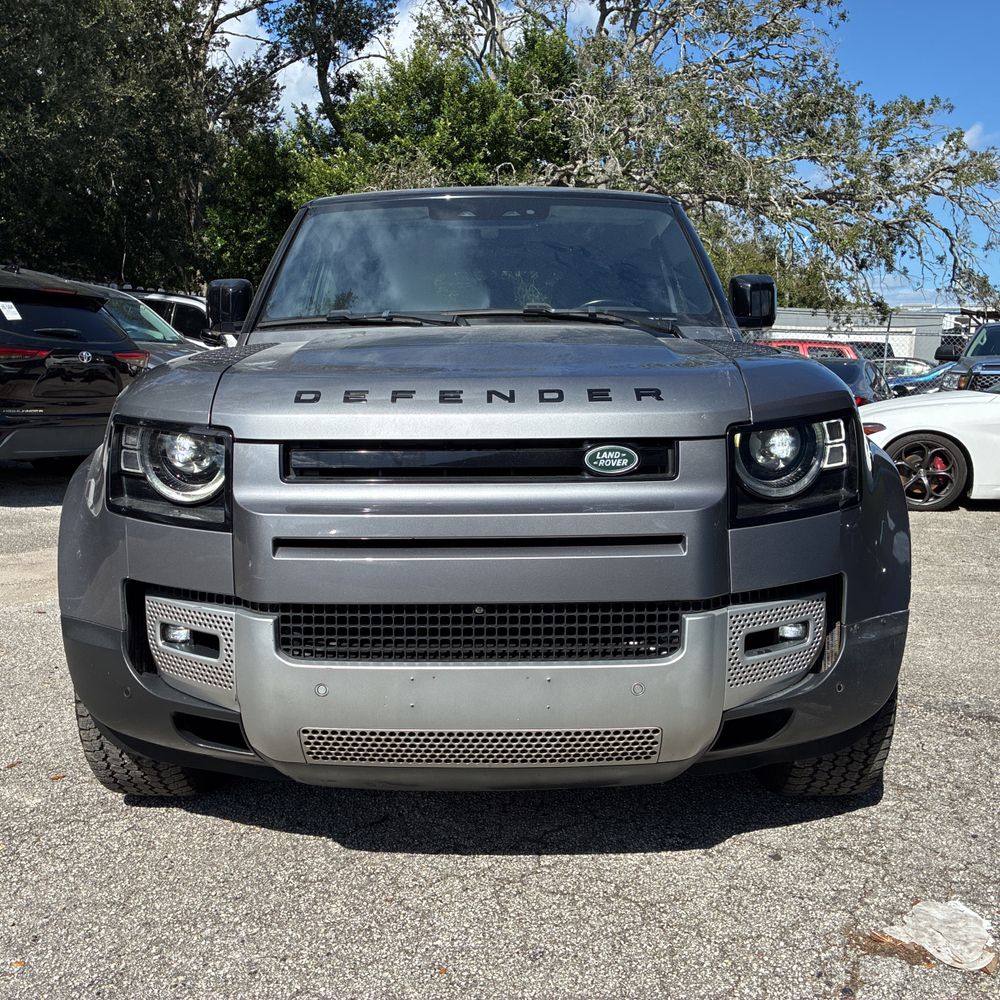 2021 Land Rover Defender 110 SE