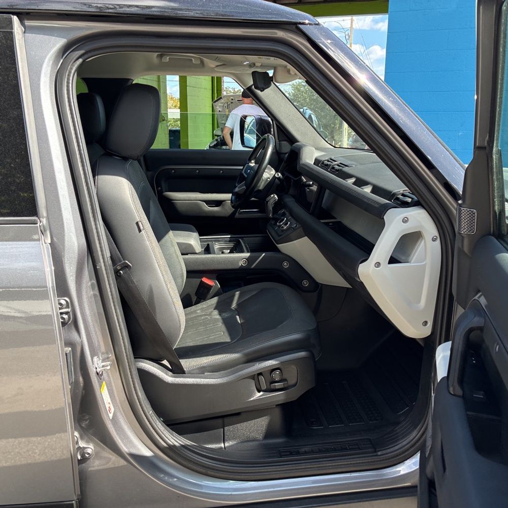 2021 Land Rover Defender 110 SE