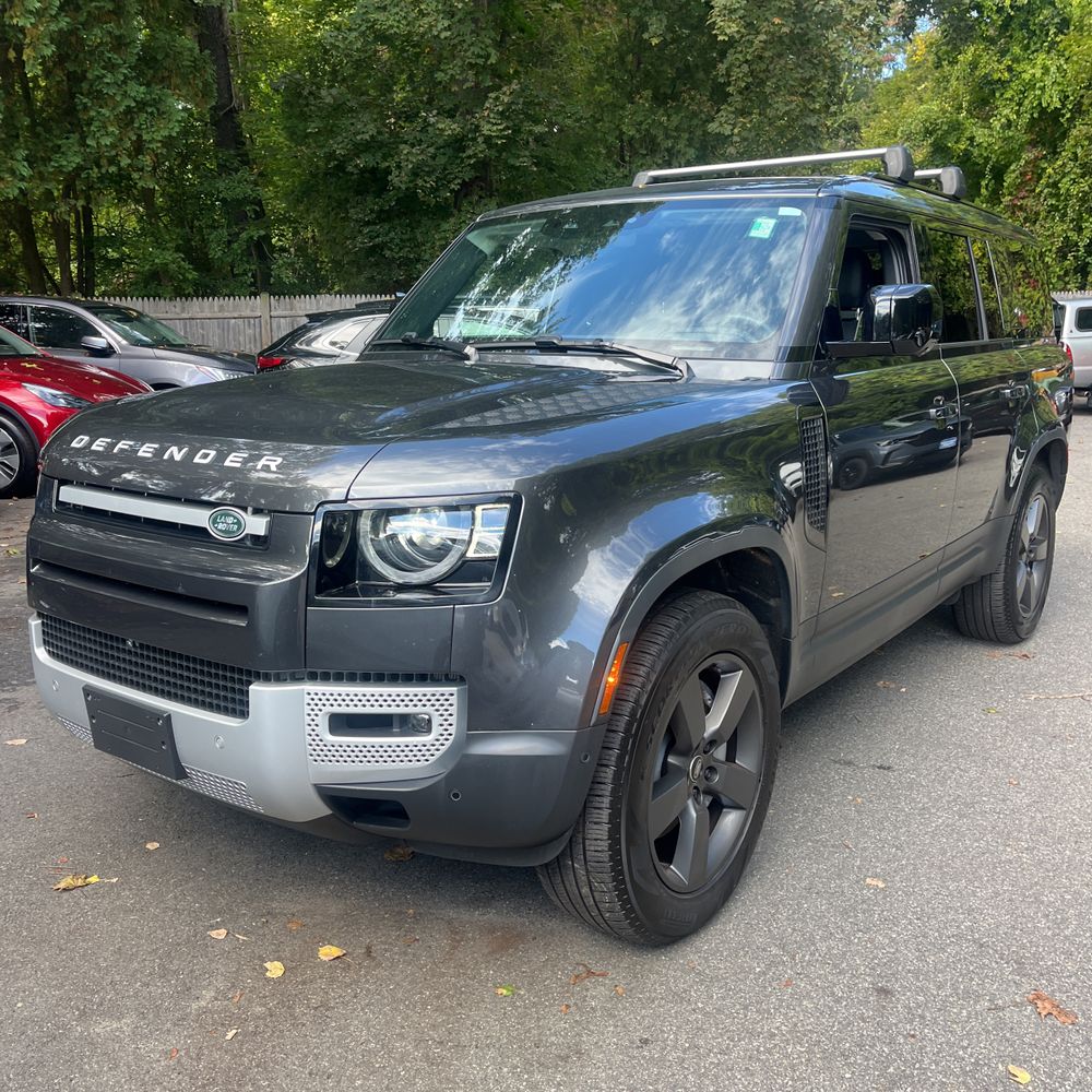 2023 Land Rover Defender 130 SE